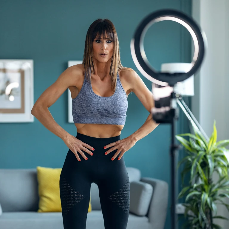 Profesor y profesora de yoga en ZasKOL